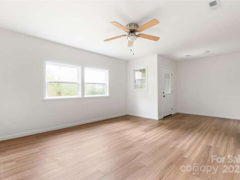 2694 Lakeshore Drive, Landrum, SC 29356.  MLS# CAR4237390, YatesRealty ID 14322. 