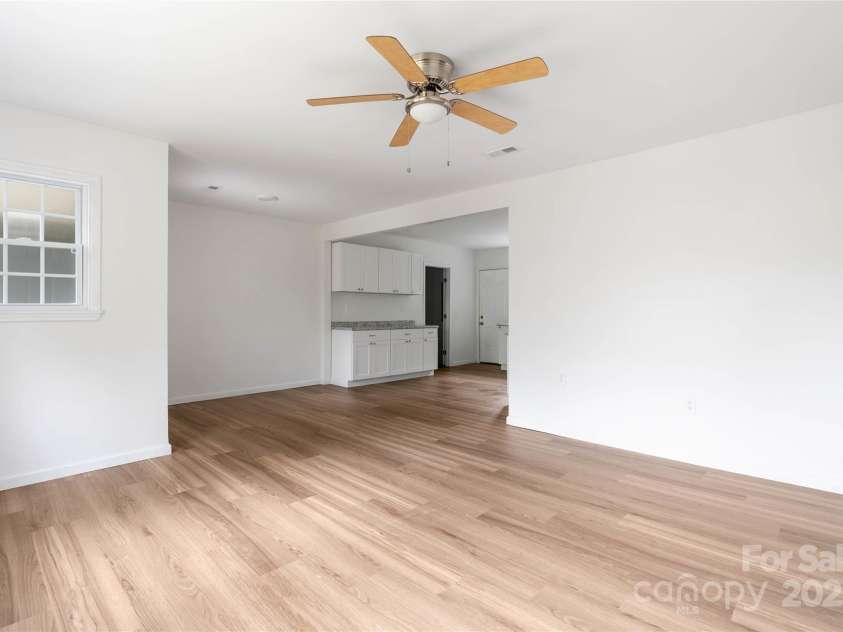 2694 Lakeshore Drive, Landrum, SC 29356.  MLS# CAR4237390, YatesRealty ID 14322. 