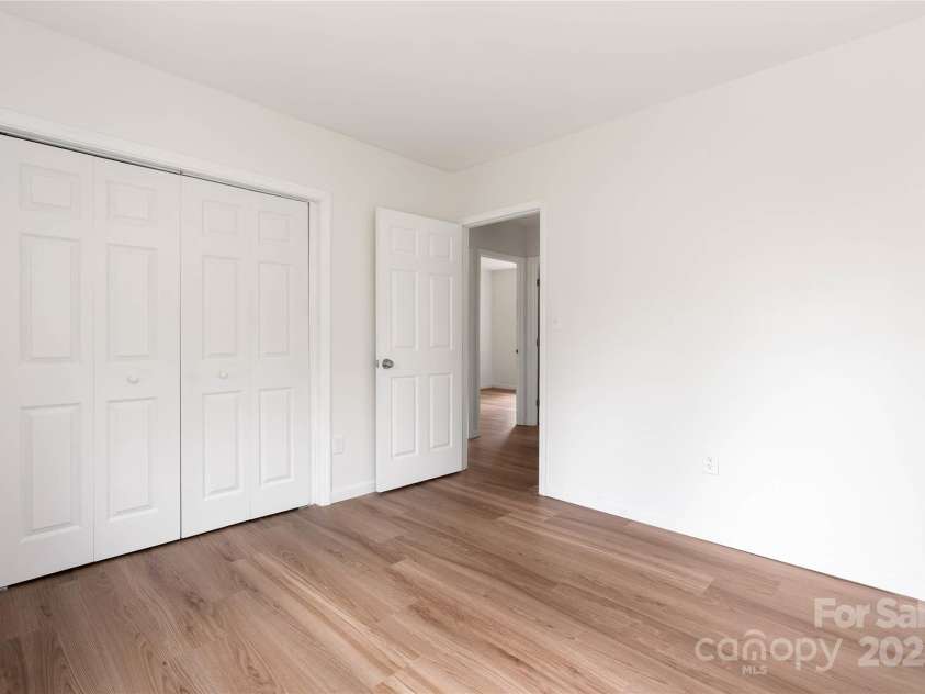 2694 Lakeshore Drive, Landrum, SC 29356.  MLS# CAR4237390, YatesRealty ID 14322. 