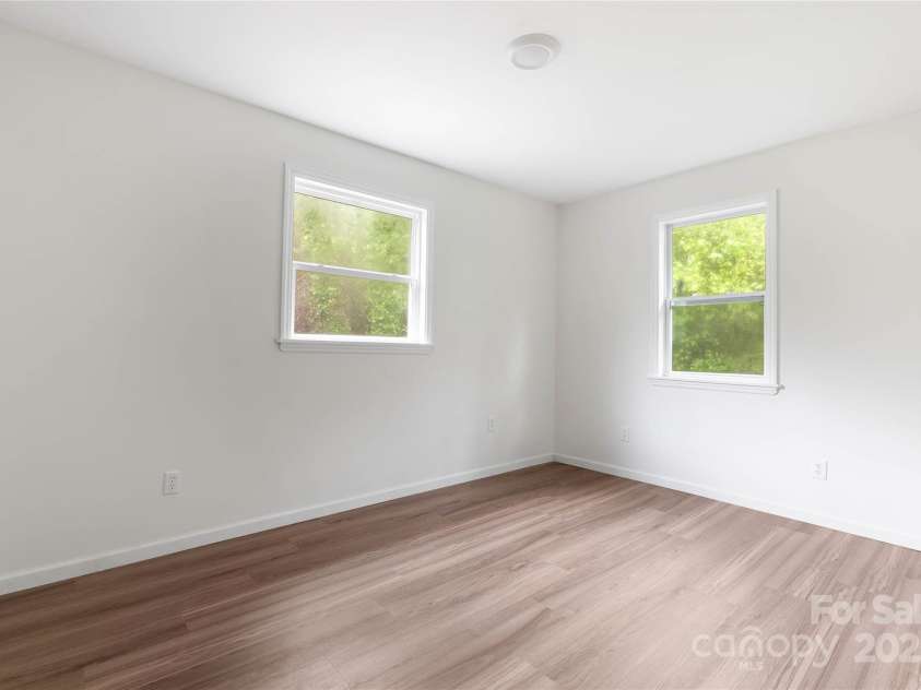 2694 Lakeshore Drive, Landrum, SC 29356.  MLS# CAR4237390, YatesRealty ID 14322. 