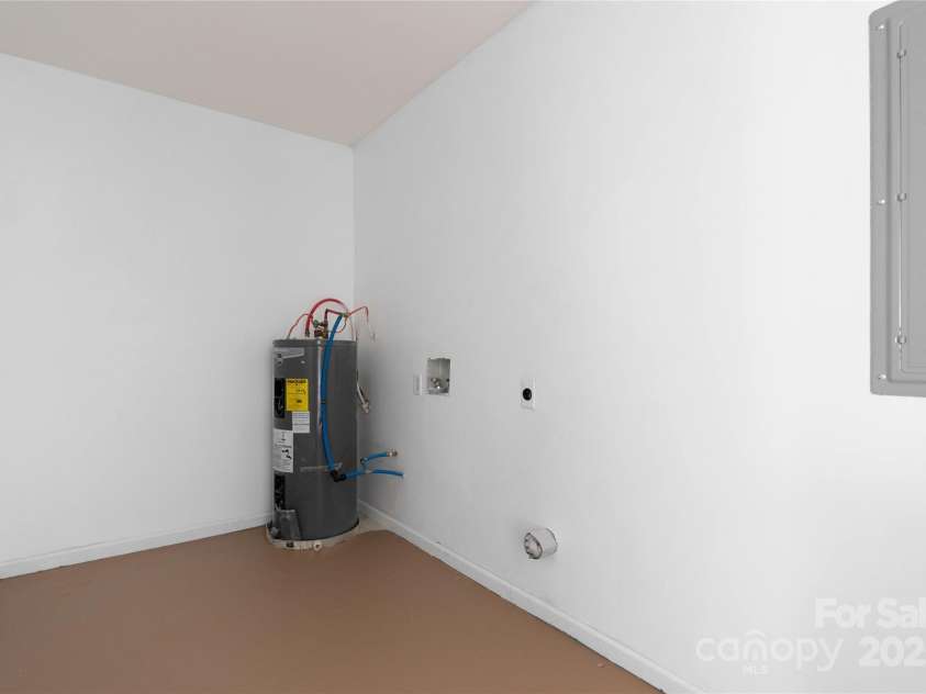 2694 Lakeshore Drive, Landrum, SC 29356.  MLS# CAR4237390, YatesRealty ID 14322. 