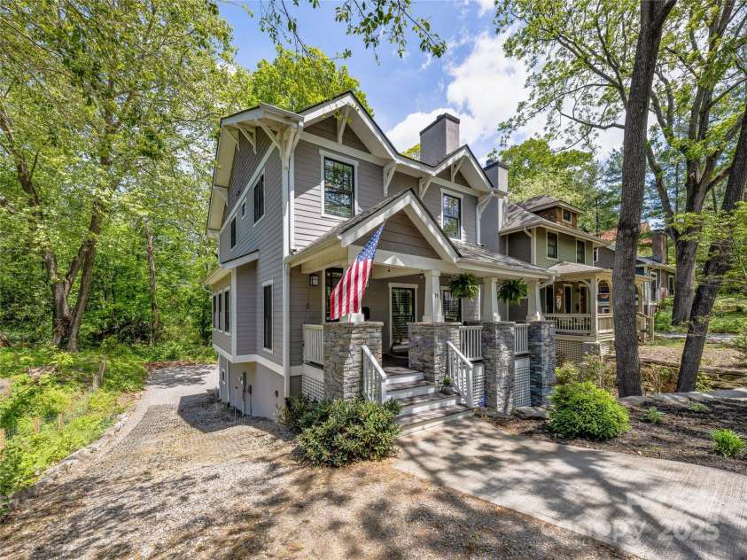 19 Birch Street, Asheville, NC 28801.  MLS# CAR4257584, YatesRealty ID 14323. 