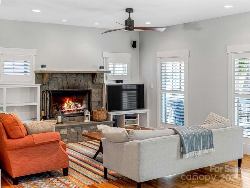 19 Birch Street, Asheville, NC 28801.  MLS# CAR4257584, YatesRealty ID 14323. 