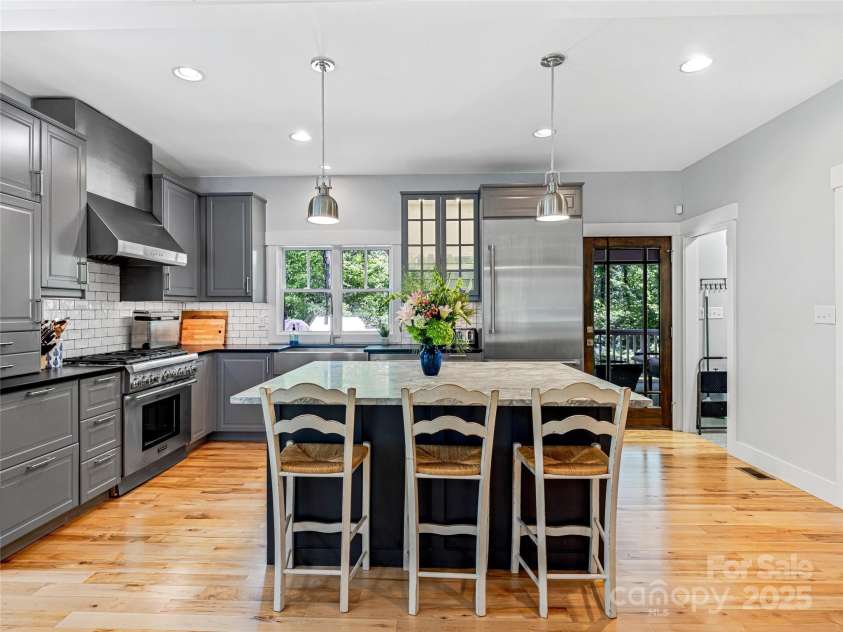 19 Birch Street, Asheville, NC 28801.  MLS# CAR4257584, YatesRealty ID 14323. 