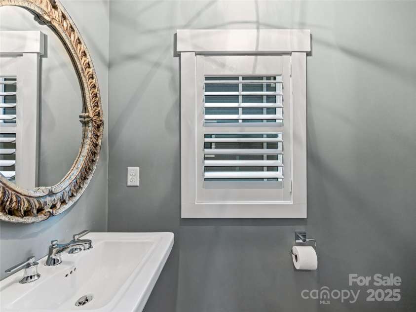 19 Birch Street, Asheville, NC 28801.  MLS# CAR4257584, YatesRealty ID 14323. 