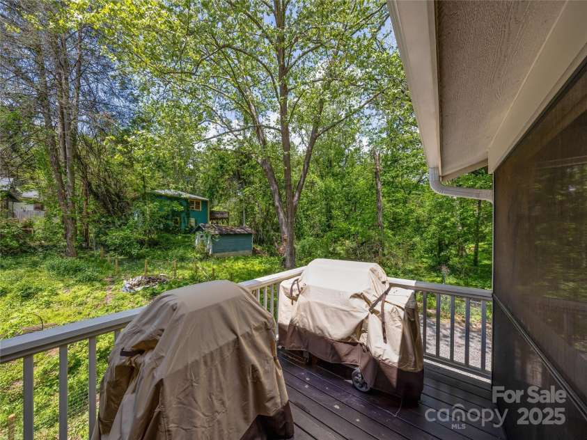 19 Birch Street, Asheville, NC 28801.  MLS# CAR4257584, YatesRealty ID 14323. 