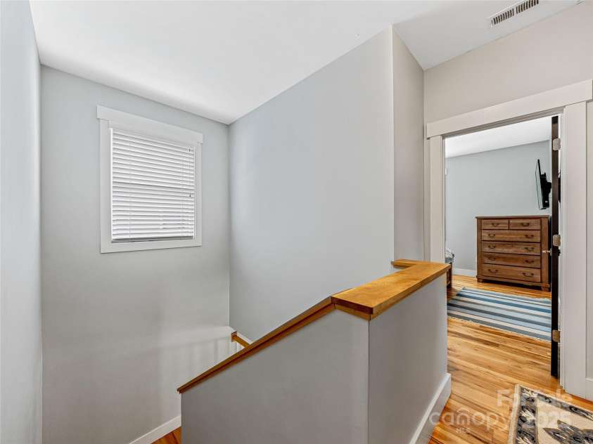 19 Birch Street, Asheville, NC 28801.  MLS# CAR4257584, YatesRealty ID 14323. 