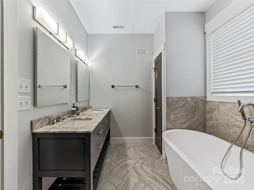 19 Birch Street, Asheville, NC 28801.  MLS# CAR4257584, YatesRealty ID 14323. 