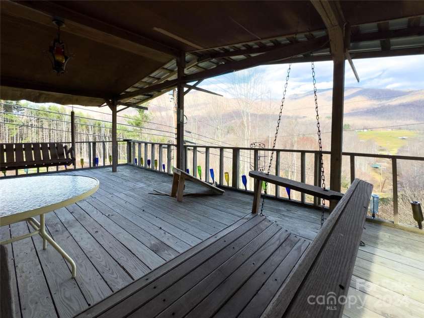 3059 NC 261 Highway, Bakersville, NC 28705.  MLS# CAR4203469, YatesRealty ID 14323. 