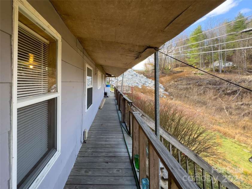 3059 NC 261 Highway, Bakersville, NC 28705.  MLS# CAR4203469, YatesRealty ID 14323. 