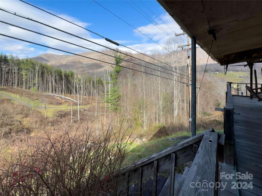 3059 NC 261 Highway, Bakersville, NC 28705.  MLS# CAR4203469, YatesRealty ID 14323. 
