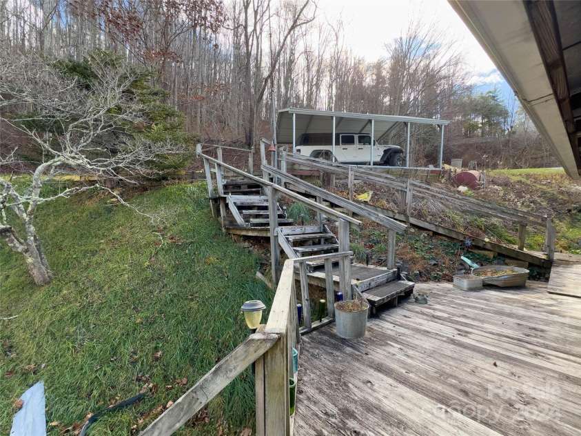 3059 NC 261 Highway, Bakersville, NC 28705.  MLS# CAR4203469, YatesRealty ID 14323. 