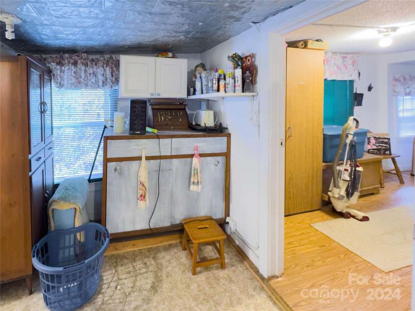3059 NC 261 Highway, Bakersville, NC 28705.  MLS# CAR4203469, YatesRealty ID 14323. 