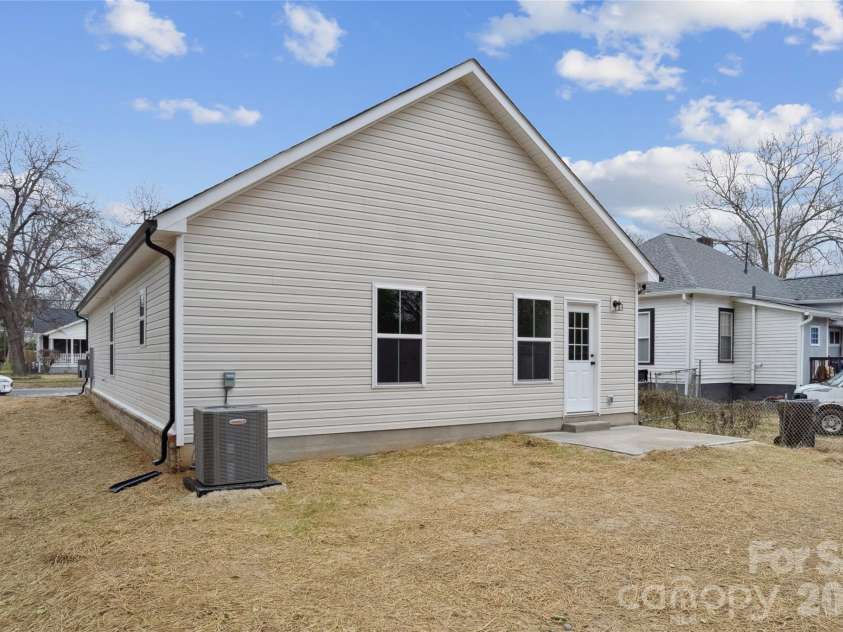 338 Walnut Street, Rock Hill, SC 28027.  MLS# CAR4349541, YatesRealty ID 14325. 