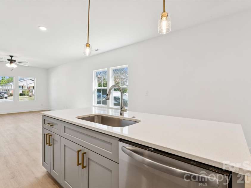 338 Walnut Street, Rock Hill, SC 28027.  MLS# CAR4349541, YatesRealty ID 14325. 