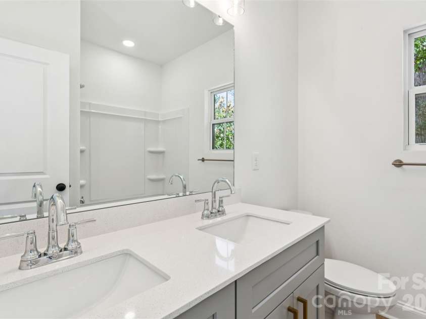 338 Walnut Street, Rock Hill, SC 28027.  MLS# CAR4349541, YatesRealty ID 14325. 