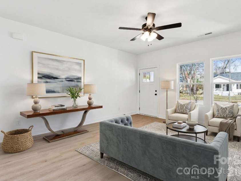 338 Walnut Street, Rock Hill, SC 28027.  MLS# CAR4349541, YatesRealty ID 14325. Photo has been virtually staged.