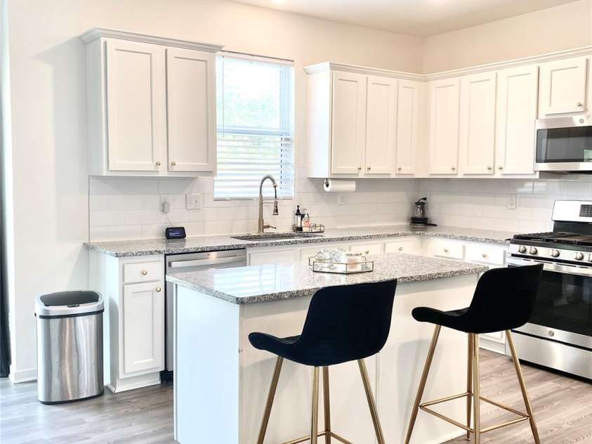 7024 Wheyfield Drive, Charlotte, NC 28215.  MLS# CAR4261523, YatesRealty ID 14325. 