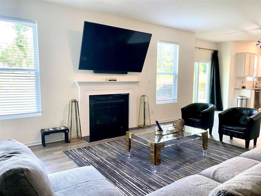 7024 Wheyfield Drive, Charlotte, NC 28215.  MLS# CAR4261523, YatesRealty ID 14325. 