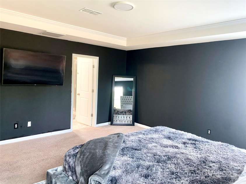 7024 Wheyfield Drive, Charlotte, NC 28215.  MLS# CAR4261523, YatesRealty ID 14325. Primary bedroom