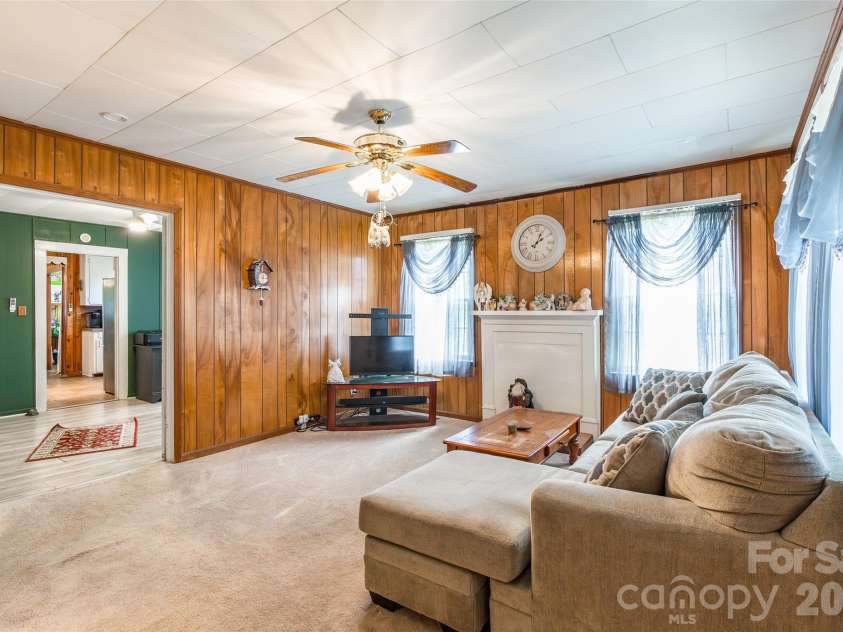 508 Old York Road, Chester, SC 29706.  MLS# CAR4369230, YatesRealty ID 14326. 