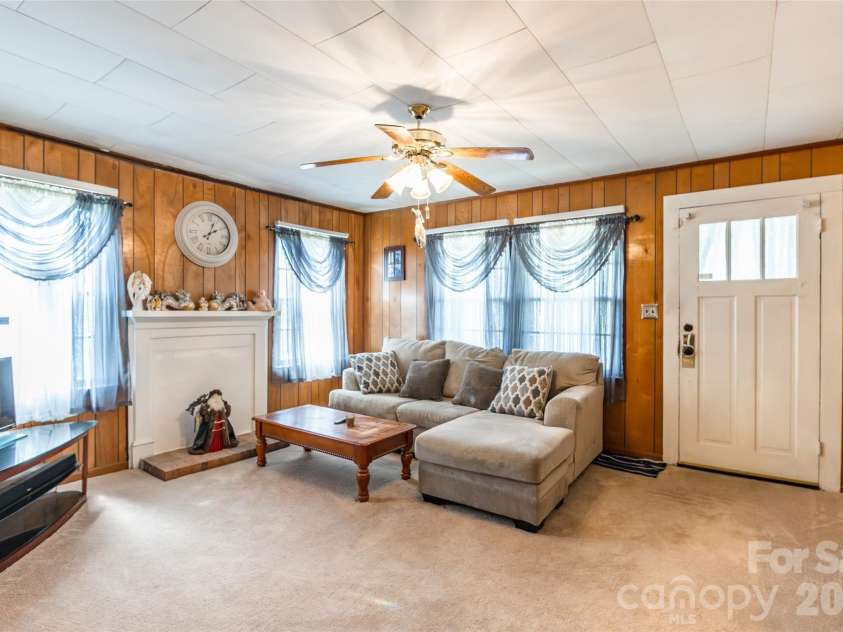 508 Old York Road, Chester, SC 29706.  MLS# CAR4369230, YatesRealty ID 14326. 