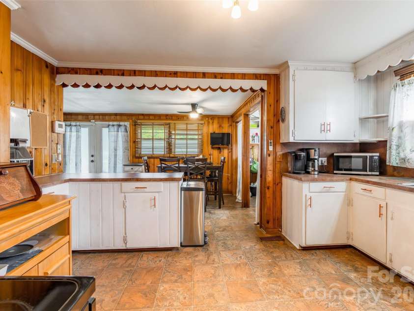 508 Old York Road, Chester, SC 29706.  MLS# CAR4369230, YatesRealty ID 14326. 