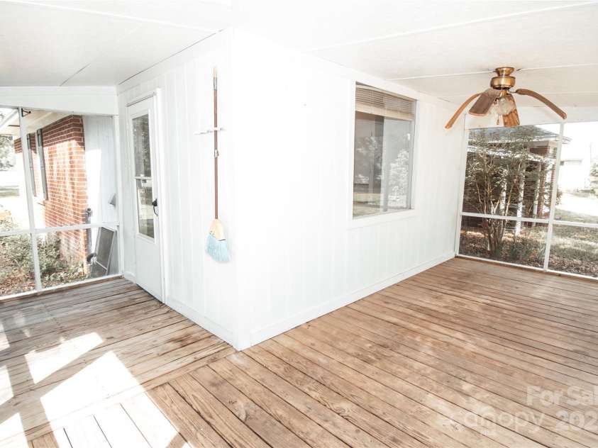 5199 Bethune Road, Kershaw, SC 29067.  MLS# CAR4260004, YatesRealty ID 14327. 