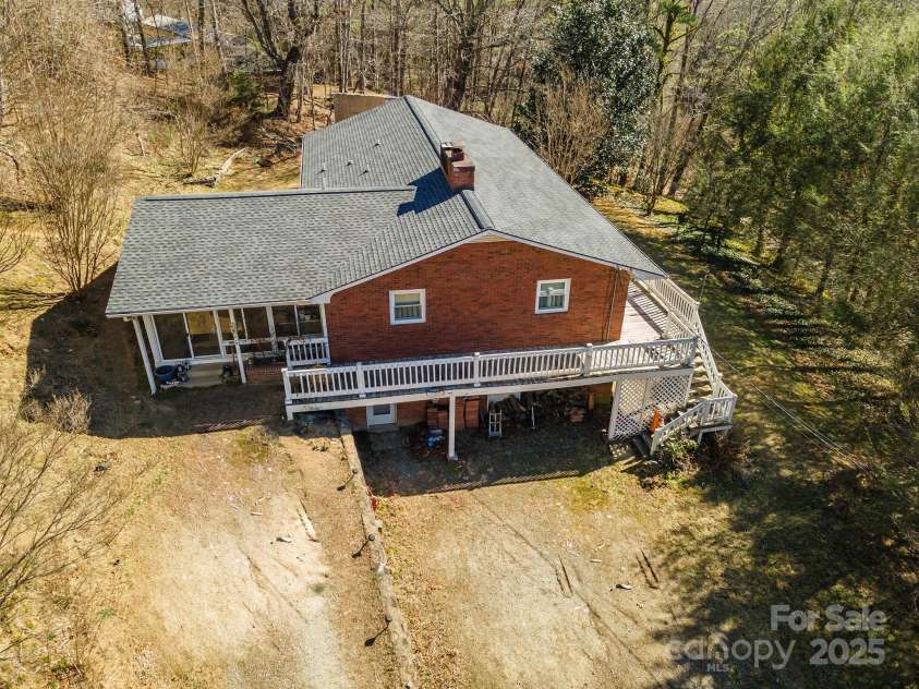 37 Guffey Mountain Road, Fairview, NC 28730.  MLS# CAR4227203, YatesRealty ID 14328. 