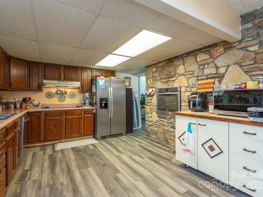 37 Guffey Mountain Road, Fairview, NC 28730.  MLS# CAR4227203, YatesRealty ID 14328. 