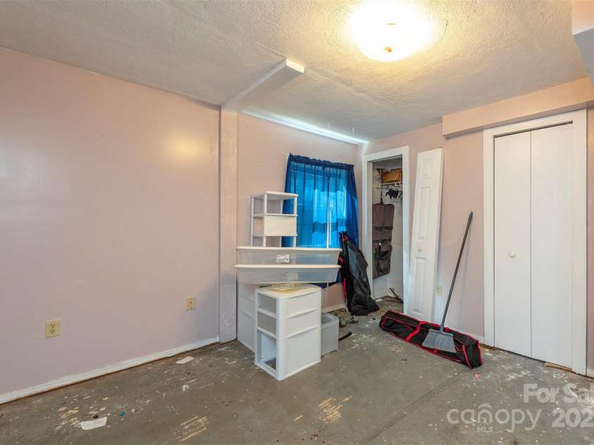 37 Guffey Mountain Road, Fairview, NC 28730.  MLS# CAR4227203, YatesRealty ID 14328. 