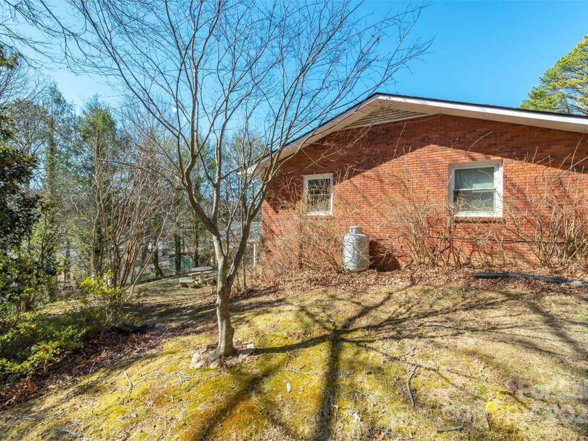 37 Guffey Mountain Road, Fairview, NC 28730.  MLS# CAR4227203, YatesRealty ID 14328. 