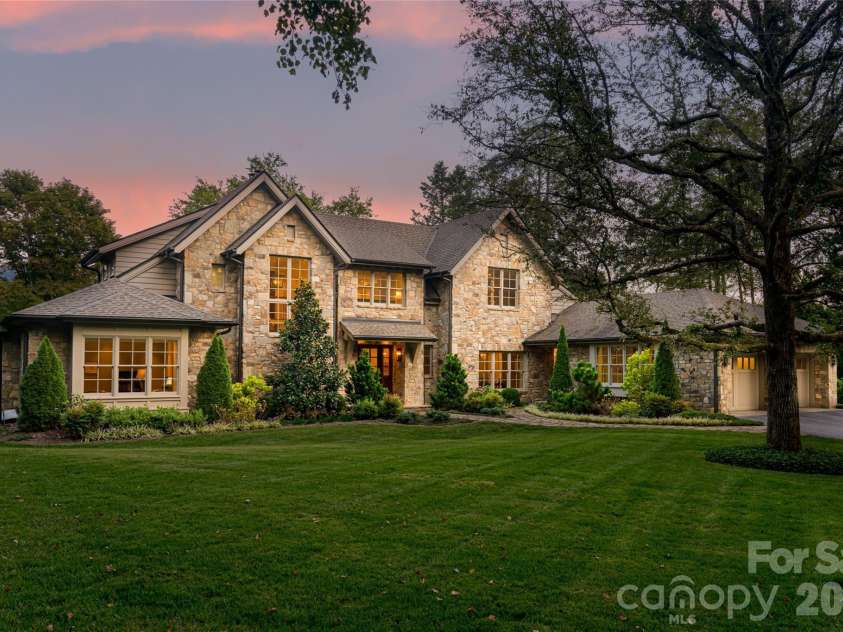 402 Vanderbilt Road, Asheville, NC 28803.  MLS# CAR4340539, YatesRealty ID 14328. 