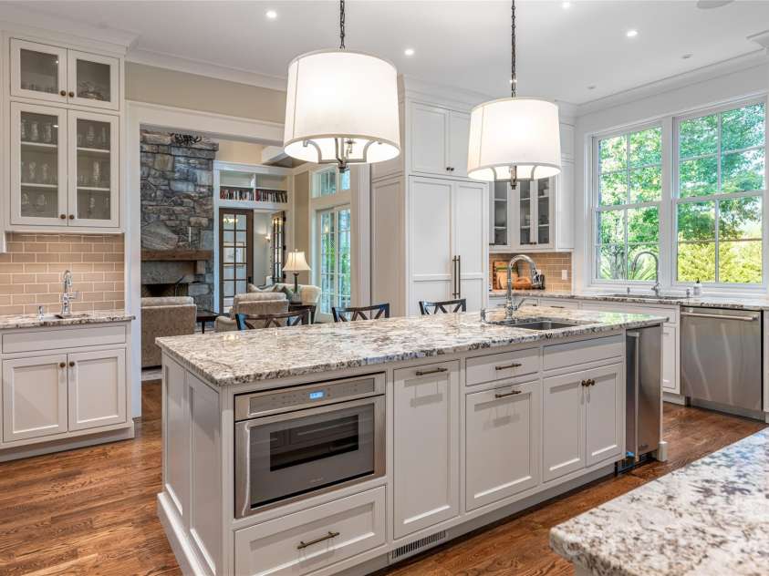 402 Vanderbilt Road, Asheville, NC 28803.  MLS# CAR4340539, YatesRealty ID 14328. 