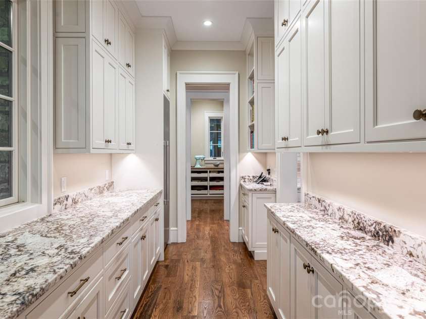 402 Vanderbilt Road, Asheville, NC 28803.  MLS# CAR4340539, YatesRealty ID 14328. 
