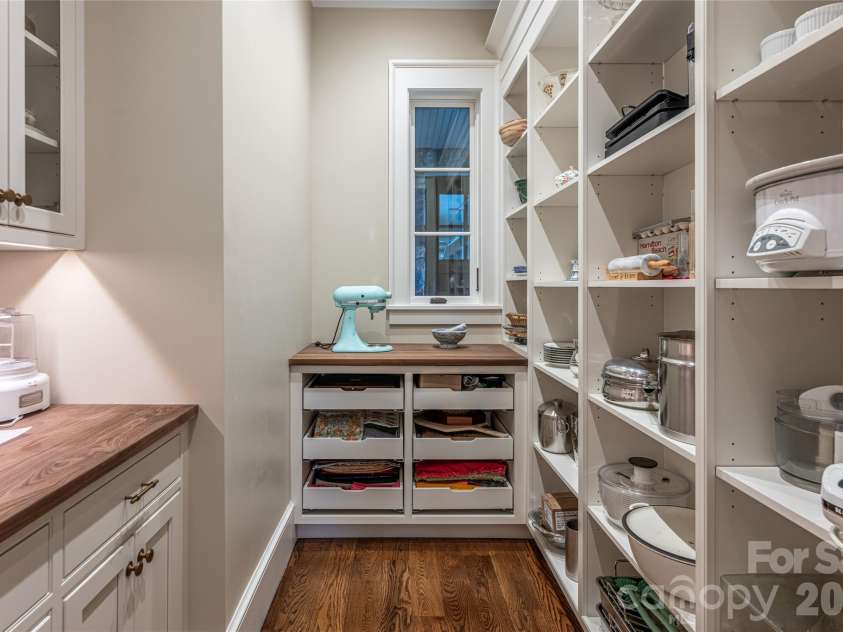 402 Vanderbilt Road, Asheville, NC 28803.  MLS# CAR4340539, YatesRealty ID 14328. 