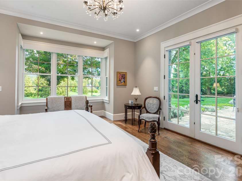 402 Vanderbilt Road, Asheville, NC 28803.  MLS# CAR4340539, YatesRealty ID 14328. 
