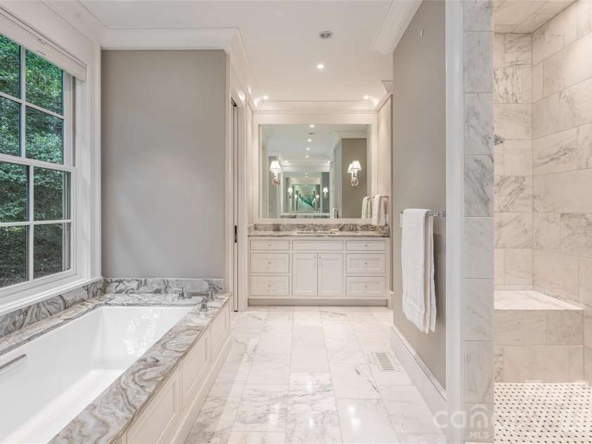 402 Vanderbilt Road, Asheville, NC 28803.  MLS# CAR4340539, YatesRealty ID 14328. 