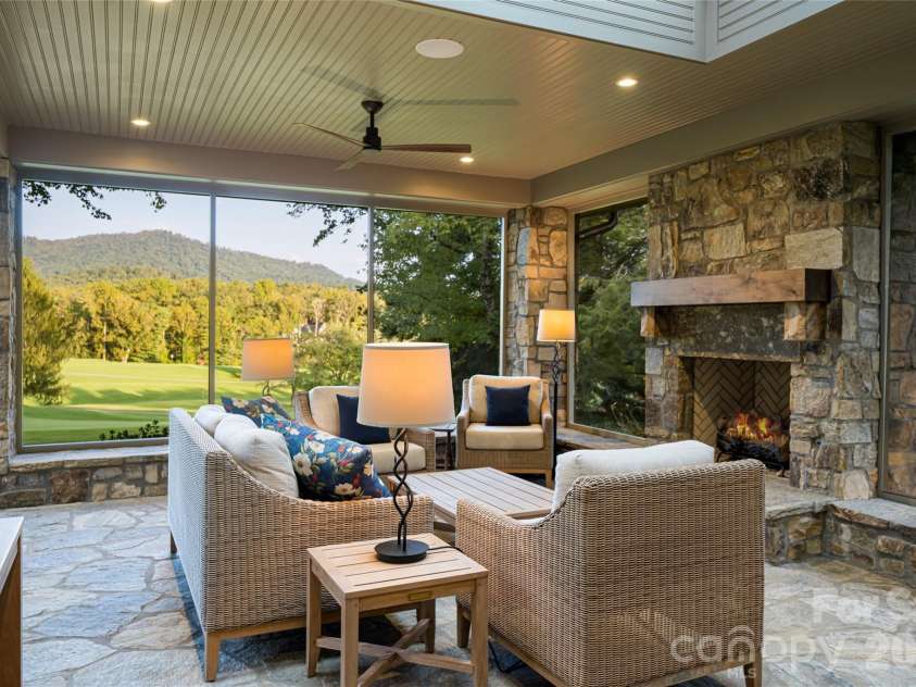 402 Vanderbilt Road, Asheville, NC 28803.  MLS# CAR4340539, YatesRealty ID 14328. 