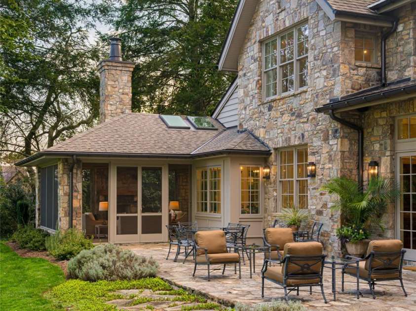 402 Vanderbilt Road, Asheville, NC 28803.  MLS# CAR4340539, YatesRealty ID 14328. 