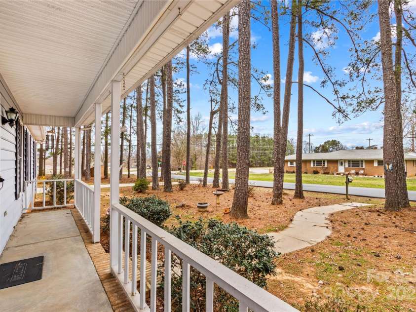 101 Fairfax Drive, Salisbury, NC 28146.  MLS# CAR4228685, YatesRealty ID 14329. 