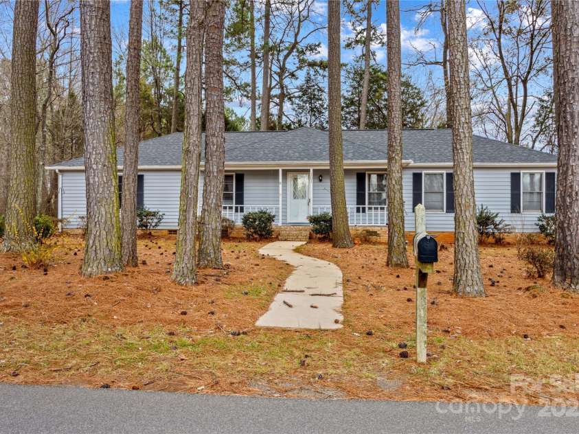 101 Fairfax Drive, Salisbury, NC 28146.  MLS# CAR4228685, YatesRealty ID 14329. 