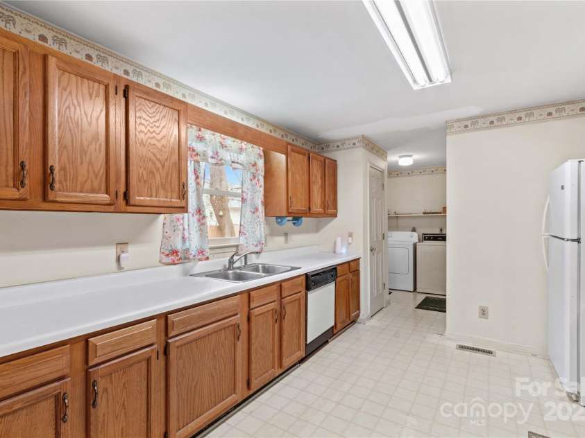 101 Fairfax Drive, Salisbury, NC 28146.  MLS# CAR4228685, YatesRealty ID 14329. 