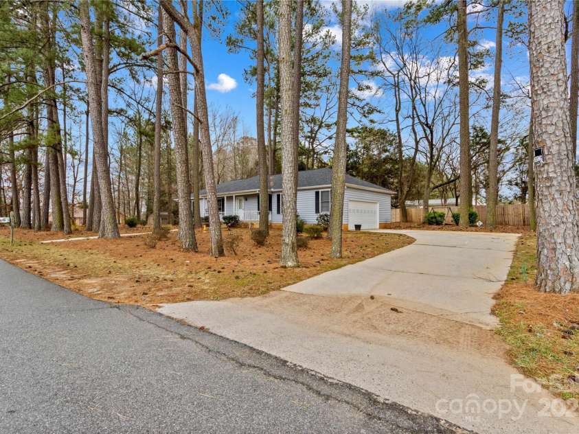 101 Fairfax Drive, Salisbury, NC 28146.  MLS# CAR4228685, YatesRealty ID 14329. 
