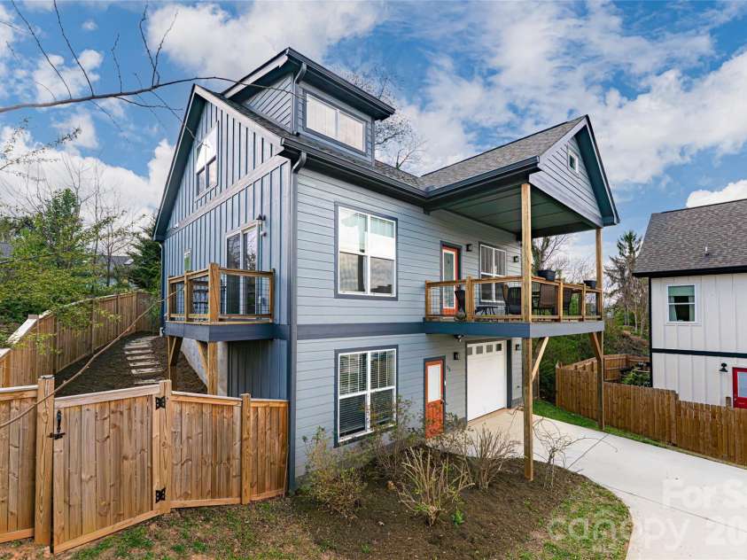 35 Alice Clement Lane, Asheville, NC 28803.  MLS# CAR4363133, YatesRealty ID 14329. 
