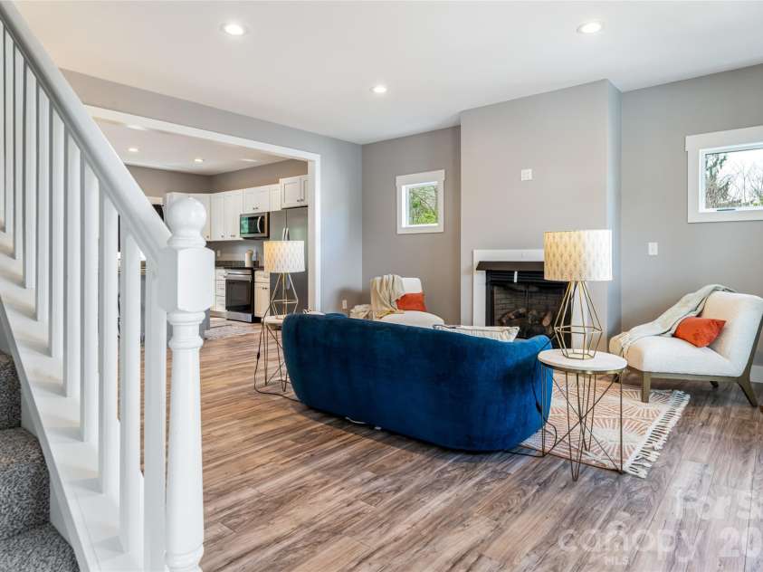 35 Alice Clement Lane, Asheville, NC 28803.  MLS# CAR4363133, YatesRealty ID 14329. 