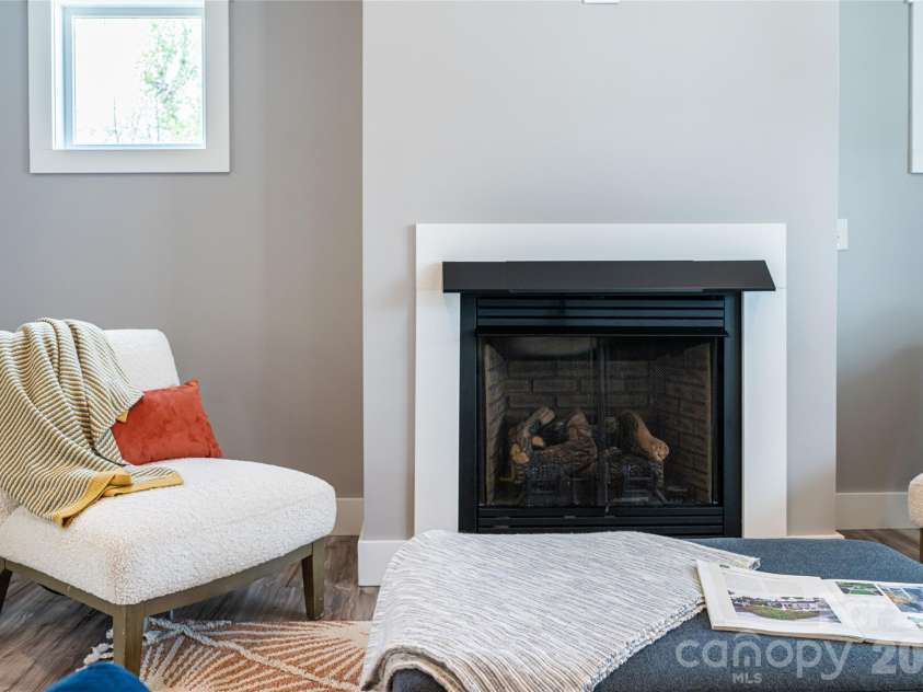 35 Alice Clement Lane, Asheville, NC 28803.  MLS# CAR4363133, YatesRealty ID 14329. 