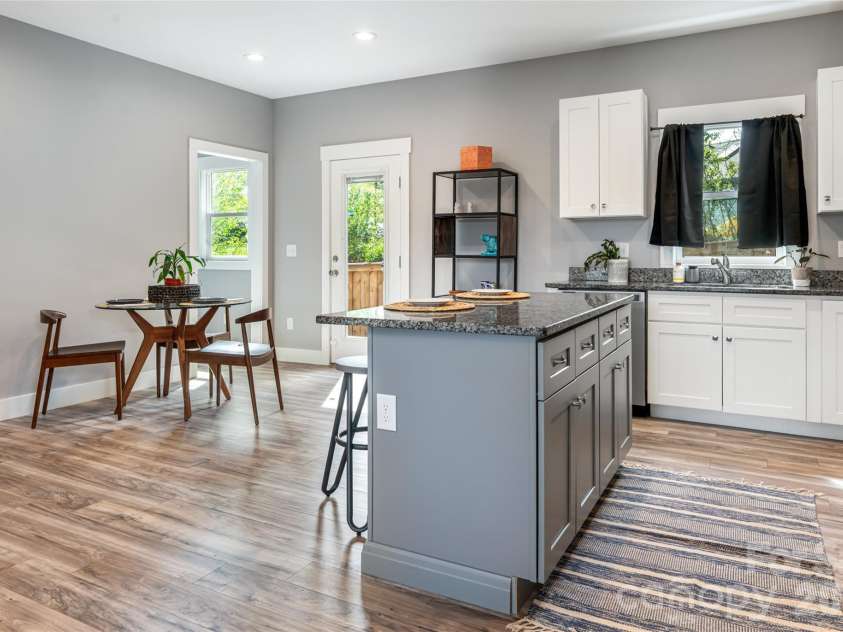 35 Alice Clement Lane, Asheville, NC 28803.  MLS# CAR4363133, YatesRealty ID 14329. 