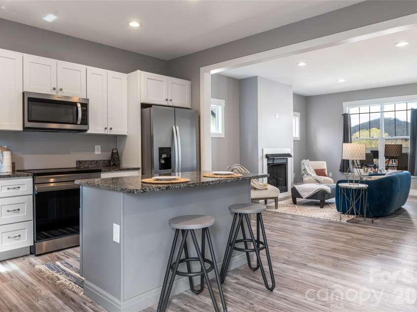 35 Alice Clement Lane, Asheville, NC 28803.  MLS# CAR4363133, YatesRealty ID 14329. 