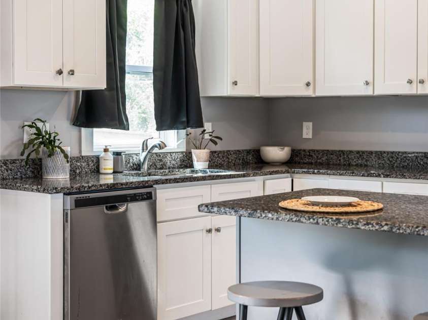 35 Alice Clement Lane, Asheville, NC 28803.  MLS# CAR4363133, YatesRealty ID 14329. 